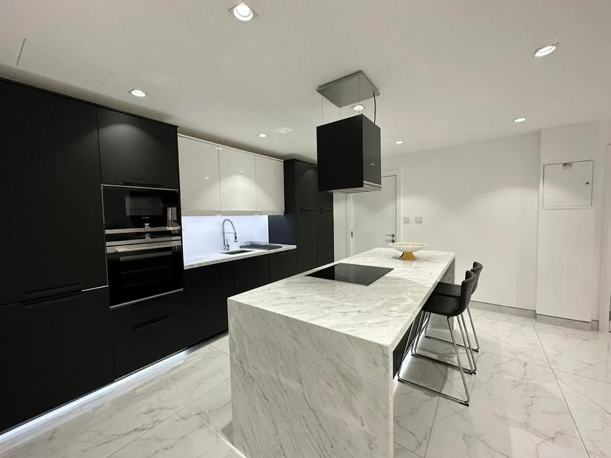 Stylish 2 Bedroom Service Apartment With Sea View Dubai