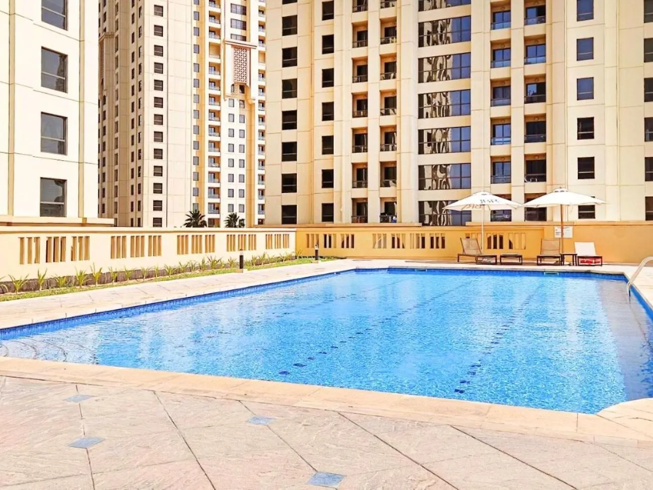 Stylish 2 Bedroom Service Apartment With Sea View Dubai